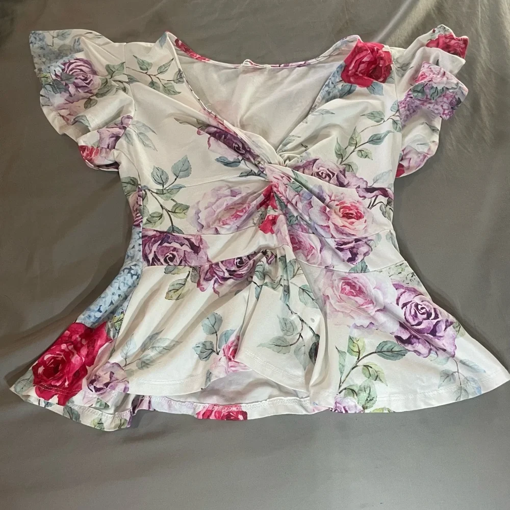 Perfect Springtime Blouse - Picture 1 of 3